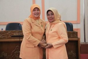 Serah Terima Ketua Dharma Wanita Persatuan Kota Cirebon